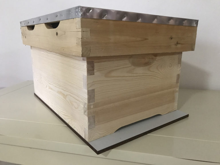 COMPLETE 8 FRAME HIVE, LID,Full Depth BOX, Weathertex BASE Austwide Beekeeping Supplies